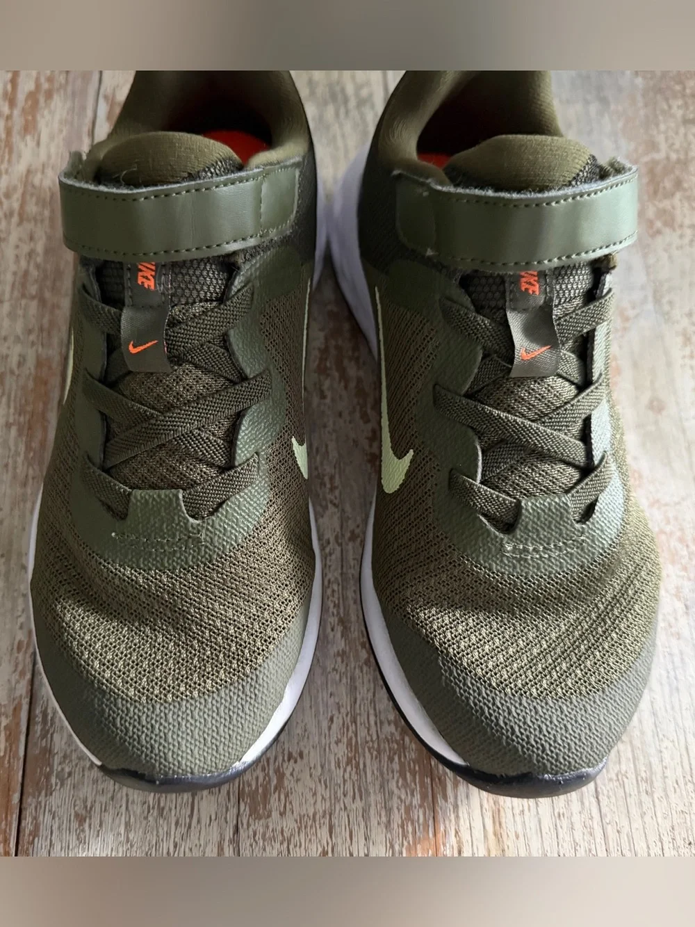Nike Revolution 6 Rough Green Barely Volt Sneakers Kids 1Y Easy On Running Boys